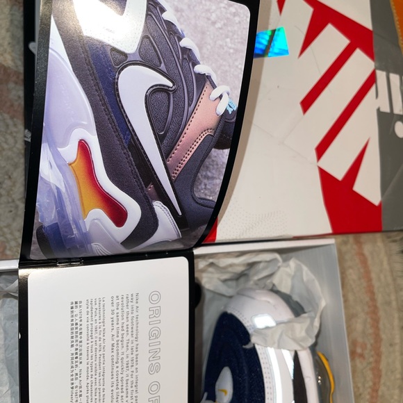 Air VaporMax Evo Sneaker - Picture 4 of 10